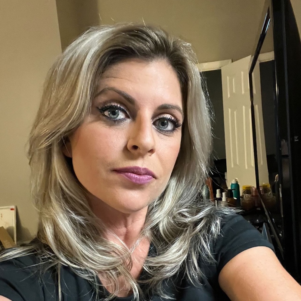 Meet your Posher, Emilia